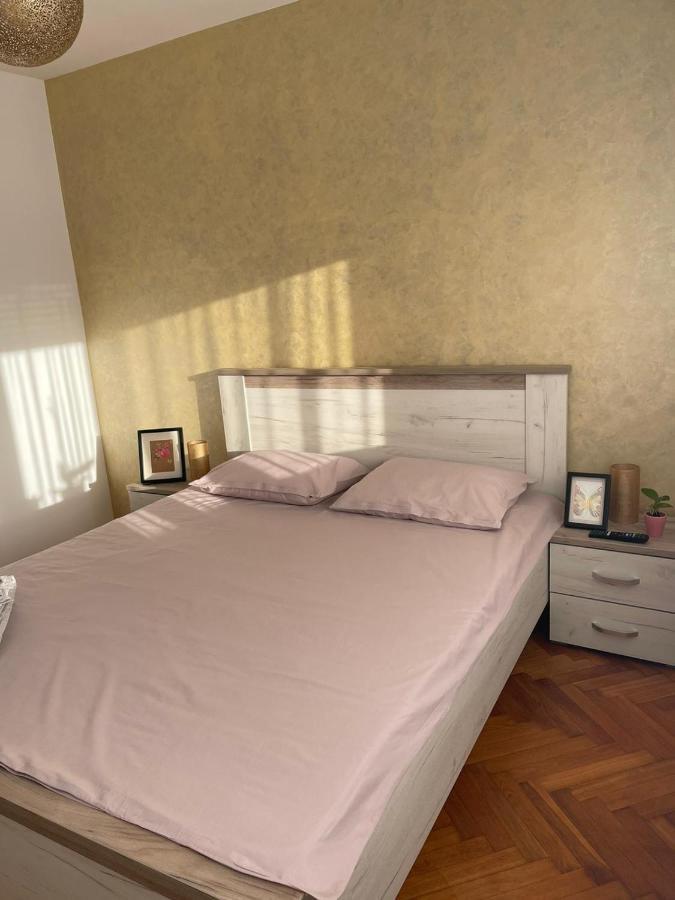 Angels Apartment Oradea Eksteriør bilde